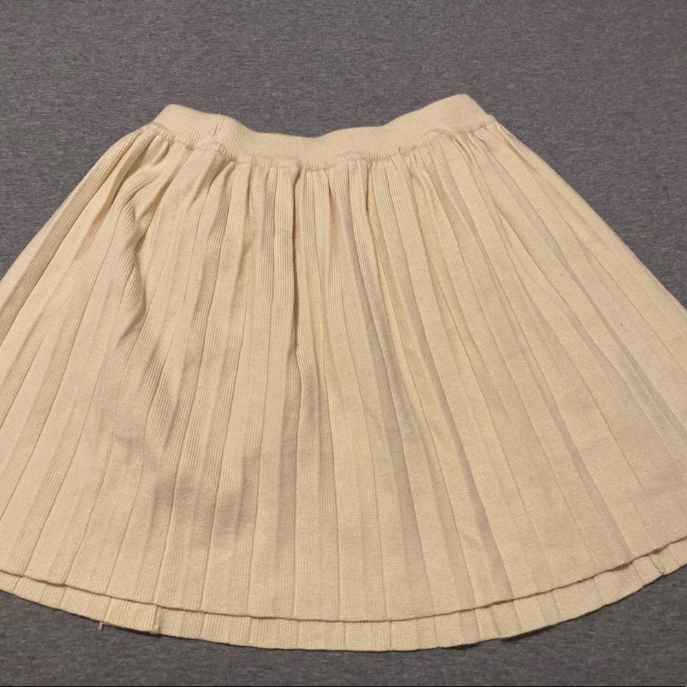 Pleated skirt